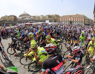 Репортаж с первого этапа супервеломногодневки "Джиро д'Италия"