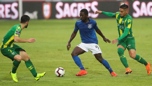 Африканский футболист с опытом игры в Португалии проходит просмотр в клубе КПЛ