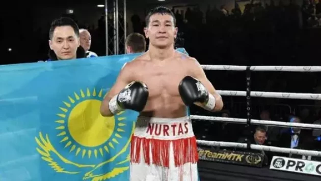 Непобежденный казахстанец сделал заявление перед боем с россиянином за титул WBC