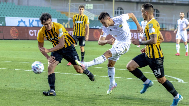 "Тобол" и "Кайрат" назвали составы на второй полуфинал Суперкубка страны