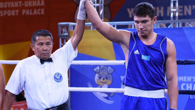 Казахстанский боксер жестко вырубил соперника в первом бою турнира в Турции