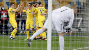 Сборная Казахстана проигрывает Украине после первого тайма