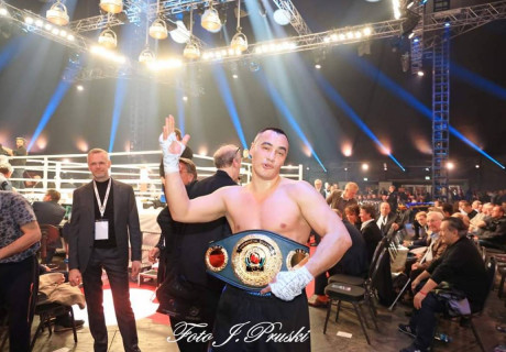 Боксер с 18 победами может стать следующим соперником непобежденного супертяжа из Казахстана