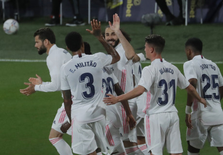 "Реал" вышел на первое место в чемпионате Испании. Бензема побил рекорд Роналду