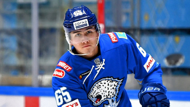 Хоккеист сборной Казахстана сделал заявление после продления контракта с "Барысом"
