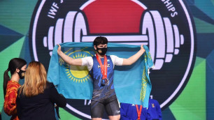 Казахстанский штангист завоевал "серебро" на юниорском чемпионате мира