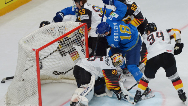 Казахстан обыграл лидера группы и вернулся в зону плей-офф ЧМ-2021 по хоккею
