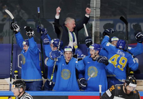 Названы шансы Казахстана выиграть решающий матч на ЧМ по хоккею