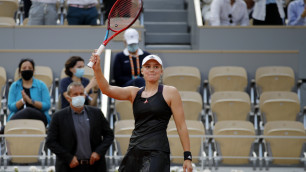 Елена Рыбакина взяла первую партию, но проиграла и осталась без первого в карьере полуфинала "Ролан Гаррос"