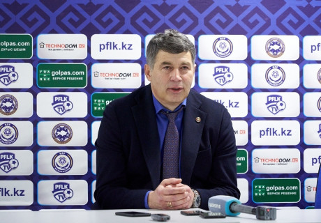 Экс-тренер сборной Казахстана по футболу покинул зарубежный клуб через три недели после назначения