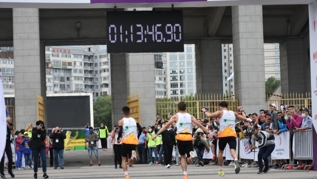 В Алматы прошел большой полумарафон для любителей бега