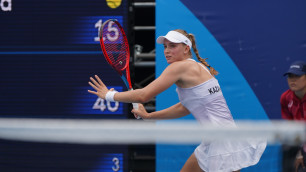 Елена Рыбакина сделала двойной камбэк и вышла в третий круг теннисного турнира на Олимпиаде-2020