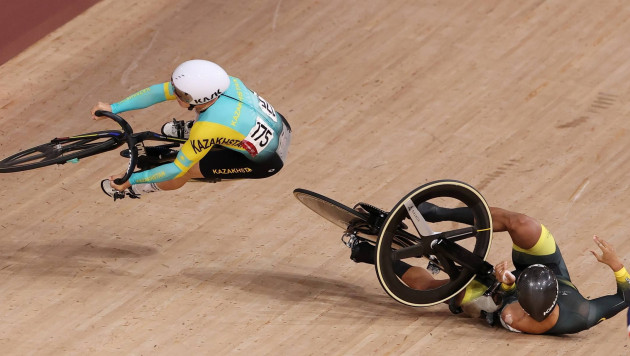 Видео жесткого падения казахстанского велогонщика на Олимпиаде в Токио