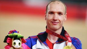Работавший курьером россиянин установил мировой рекорд и выиграл Паралимпиаду
