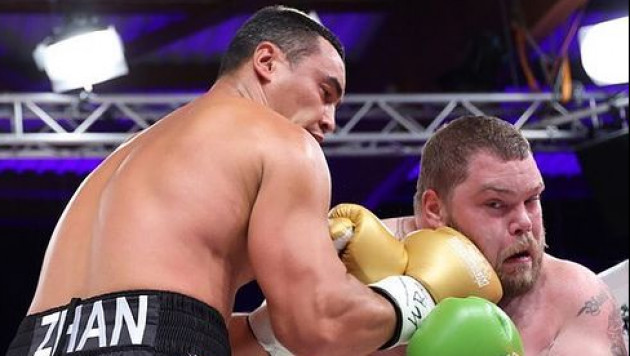 Зарубежный эксперт шокирован победой казахстанского супертяжа с поясом от WBA и высказался о его "грязных" ударах