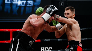 Казахстанский боксер проиграл россиянину в бою за титул WBO