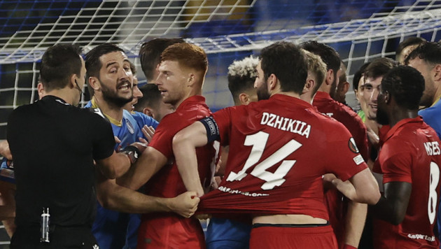 Футболисты "Спартака" и "Наполи" устроили потасовку в матче Лиги Европы
