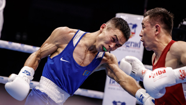 На ЧМ по боксу разгорелся скандал с участием казахстанца после сенсационной победы над олимпийским чемпионом из Узбекистана