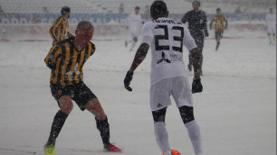 Серия пенальти, волевая победа и снегопад. Как раньше проходили матчи "Кайрата" и "Астаны" в Кубке Казахстана