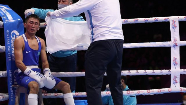 20-летнему казахстанцу предрекают золотую медаль после сенсационного поражения узбекского боксера на ЧМ-2021