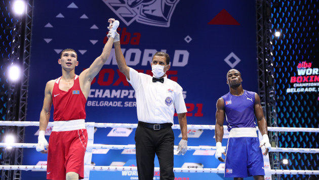 Серик Темиржанов отправил кубинского боксера в нокдаун и вышел в финал ЧМ-2021
