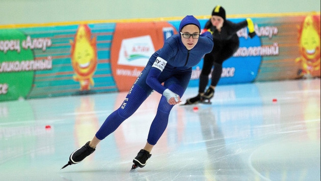 Казахстанская конькобежка завоевала серебро на этапе Кубка мира среди юниоров