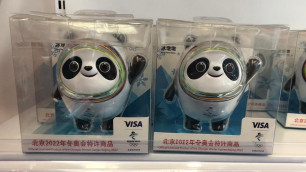 Коллекция значков за 67 тысяч, или какие сувениры продаются в олимпийском Пекине