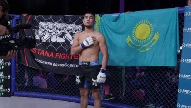 У казахстанского бойца сорвался титульный поединок в лиге Хабиба