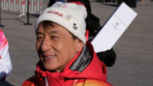 Джеки Чан пронес олимпийский огонь Игр-2022 по Великой стене