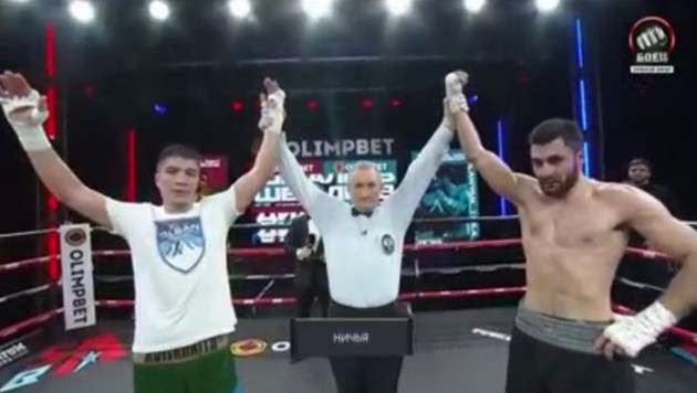 Казахстанский боксер остался непобежденным после возвращения на ринг