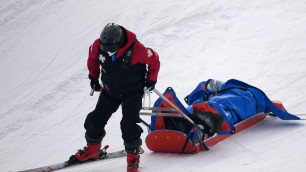 Чешскую спортсменку унесли на носилках после падения на Олимпиаде в Пекине