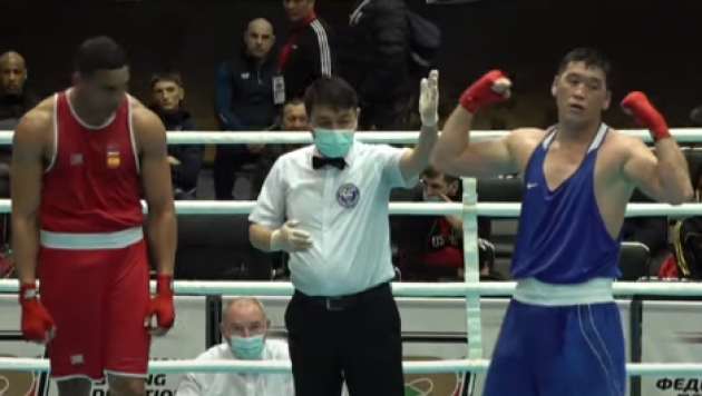 Казахстан с Узбекистаном поспорят за выход в финал малого ЧМ по боксу