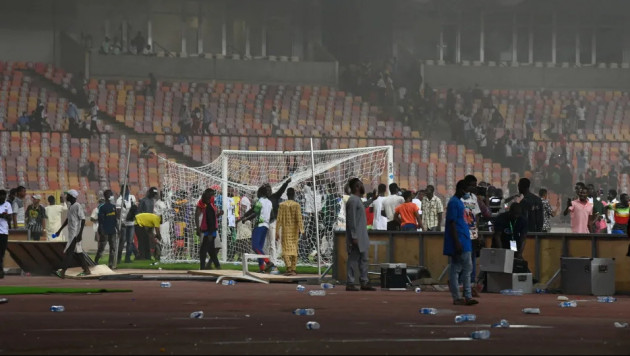 Спортивный чиновник погиб во время беспорядков после невыхода сборной Нигерии на ЧМ-2022