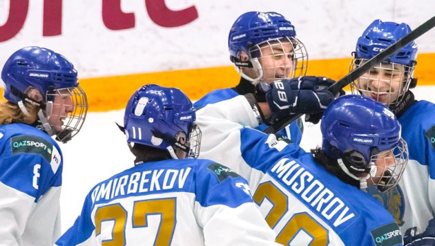 Юношеская сборная Казахстана сыграет два матча перед ЧМ по хоккею