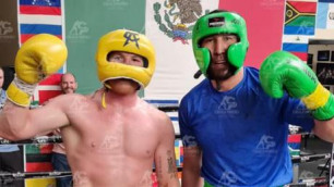 Казахстанский боксер восхитился "Канело" после совместных спаррингов
