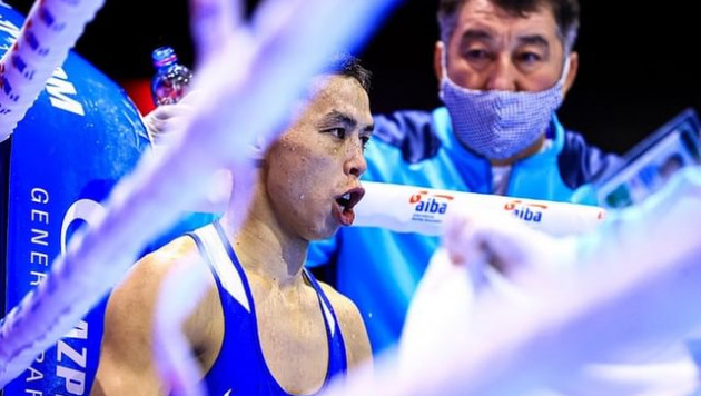 Ограбили? Видео полного боя с сенсационным поражением чемпиона мира по боксу из Казахстана
