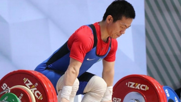 Чемпион мира выиграл чемпионат Казахстана по тяжелой атлетике