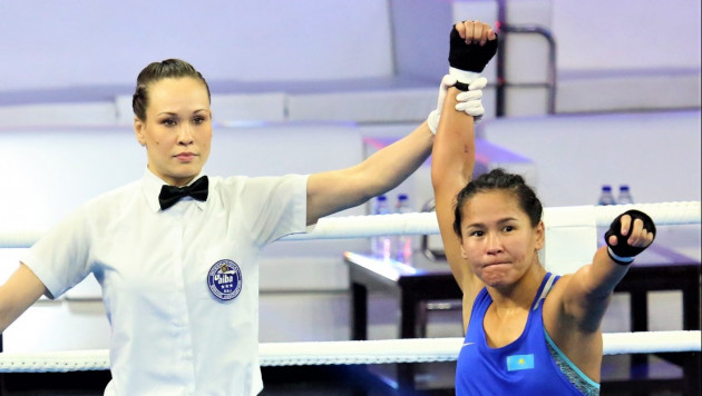 Чемпионка Азии из Казахстана стартовала с победы на женском ЧМ-2022 по боксу