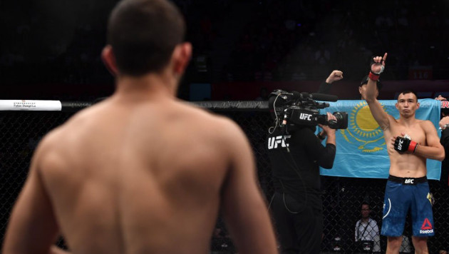 Казахстанским бойцам UFC запретили выходить в клетку с флагом. Рассказываем почему