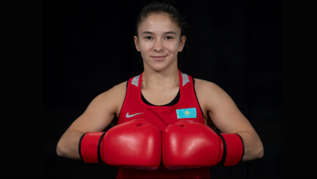 Чемпионка мира из Казахстана стартовала с победы на ЧМ-2022 по боксу