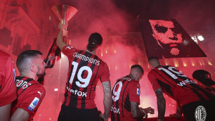 Футболисты "Милана" вывесили оскорбительный баннер в адрес "Интера"