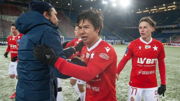 Футболист сборной Казахстана попрощался с европейским клубом