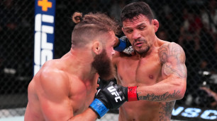 Видео мощного нокаута, или как уроженец Казахстана вырубил экс-чемпиона UFC