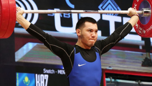 Казахстан завоевал второе золото на ЧА по тяжелой атлетике