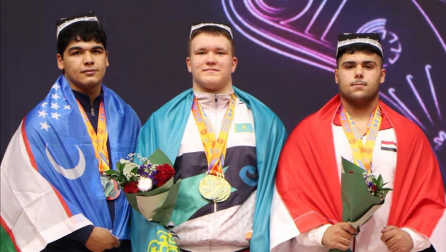 Казахстан выиграл четвертое золото ЧА по тяжелой атлетике