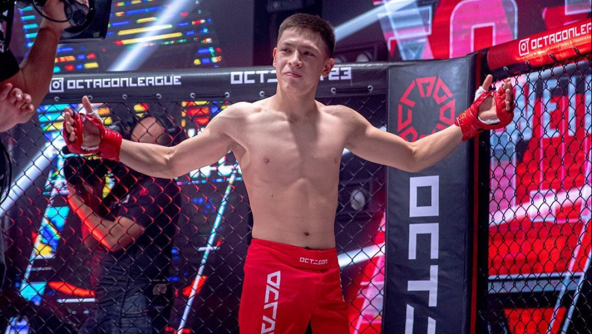 Казахстанец досрочно выиграл у иранца на турнире Octagon 33