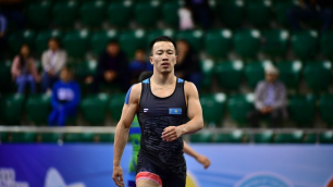 Первая медаль? Казахстанец вышел в схватку за бронзу ЧМ по борьбе