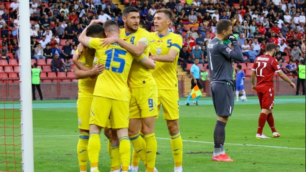 Украина забила пять мячей Армении после разгрома в Лиге наций