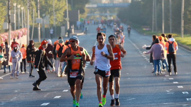 12 тысяч участников вышли на старт традиционного "Алматы марафона"