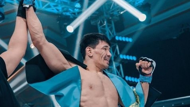 Появилось видео жесткого нокаута казахстанцем самого популярного бойца MMA